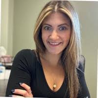 Courtney Holman's Instagram, Twitter & Facebook