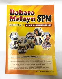 Berikut adalah jadual yang merangkumi jenis instrumen, item, bilangan soalan, markah, konstruk kertas, tempoh ujian, cakupan konteks, aras kesukaran, dan kaedah penskoran bagi kertas 4 bahasa melayu spm. Buku Bahasa Melayu Modul Mahir Mengarang Kertas 1 Spm Contoh Karangan Books Stationery Books On Carousell