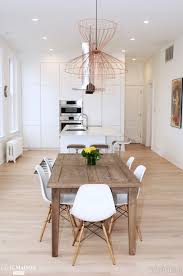 Design Scandinave Et Deco Epuree Pour Cette Grande Salle A Manger De Loft Salle A Manger Design Salle A Manger Scandinave Deco Salle A Manger