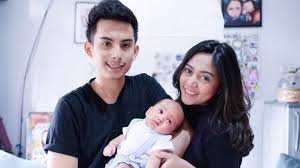 Seperti diketahui, dari pernikahannya dengan rachel vennya, niko dikaruniai dua orang anak. Cerai Jadi Alasan Rachel Vennya Buka Hijab Ini Kata Sang Bunda Riau24 Com