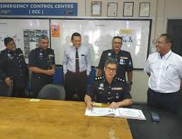 Penggal kepala rakan, bawa ke balai polis. Bandar Baru Sultan Suleiman Polis Daerah Klang Utara Facebook