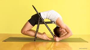 Try Yoga Backbends With Props Block Chair Backbends For Kapotasana Yoga Journal Yoga Backbend Kapotasana Yoga Moves