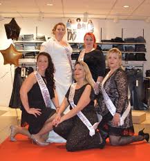 Quelques jours après l'élection qui s'est déroulée au puy du fou et qui s'est terminée par le couronnement de la normande amandine petit. Le Titre De Miss Curvy Ardennes Remis En Jeu