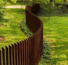 Gartenzaungestaltung 20 Beispiele Fur Selbstgebaute Gartenzaune Gartenarchitektur Landschaftsdesign Gartengestaltung