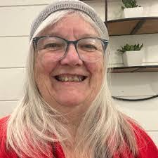 Kerri Dehn's Instagram, Twitter & Facebook