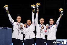 동료직원이랑 자꾸 엮어서 짜증나는 공무원.jpg 3: Jxfyzrbf3561 M