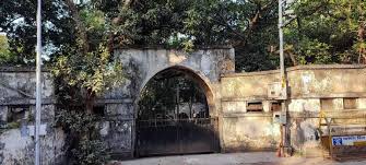 1,000-crore Mumbai home that lies deserted