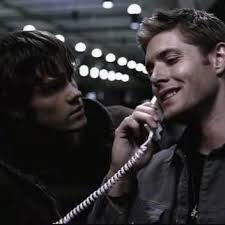 Il modo in cui Sam guardava Dean nelle prime stagioni, il mio cuore 😭❤️ :  r/Supernatural