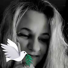 I've been a “pearl girl” for over eight years. Where has the time gone?  It's hard to believe I started doing this in January of 2017, back when I  was living in