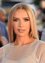 Faye Winter urges fans to check their breasts after 'terrifying' breast  cancer scare