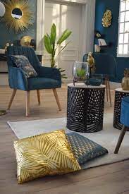 Vive le pantone 3145 c ! Coussin Jaune Ocre Tropical Imprime Dore Ubud 40x40 Cm Kalico Idee Deco Salon Deco Deco Salon