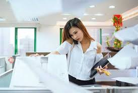 Biasanya konflik yang terjadi di tempat kerja didasarkan pada dua hal, yakni komunikasi dan emosi. 10 Penyebab Konflik Di Tempat Kerja Yang Harus Anda Ketahui