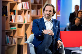 La jeune femme a également travaillé pour le cinéma : Francois Busnel Tout Sur Le Presentateur De La Grande Librairie