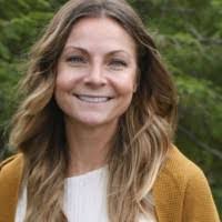 Courtney Felder's Instagram, Twitter & Facebook