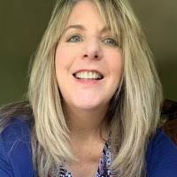 Donna Suggs's Instagram, Twitter & Facebook