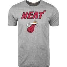 The miami heat are one of the most famous professional basketball teams in the history of the the logo underwent slight modifications in 1999 as the hoop was made white and the basketball featured. New Era T Shirt Nba Miami Heat Logo Offizielle Miami Heat Fanwear Online Kaufen Otto