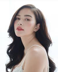 BTS• My @britorykorea baby snowman used by the amazing @jellyeugenio for  our shoot as a make up primer ✨❤️⛄️