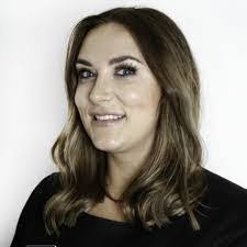 Amy Eynon's Instagram, Twitter & Facebook