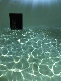 Wasser Licht Projektor Projektion Auf Dem Boden Des Pavillon Wasser Wasser Welle Light And Chan In 2020 Light Art Installation Installation Art Projection Installation