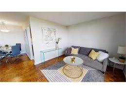 Located in famous byward market with shopping, attractions and nightlife! 2380 Baseline Road 1 Bedroom Apartment