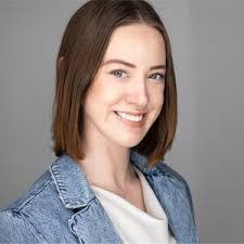 Amanda Groves's Instagram, Twitter & Facebook