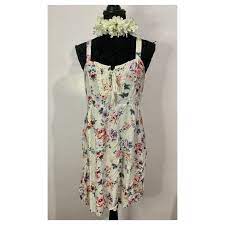 Zip contains a.pat file of 28 floral patterns, as well as the same patterns in.png format in case the.pat file isn't compatible with your program. Brand New No Boundaries Floral Dress Women S Fashion Dresses Sets Dresses On Carousell