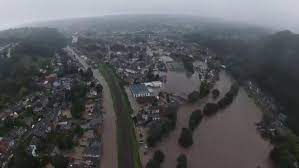 Nous attendons toujours le bilan définitif, mais il se pourrait que ces inondations soient les plus catastrophiques que notre pays ait jamais connues, a déclaré m. Dalt Bgqdjbufm