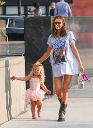 The supermodel and her daughter twinned in matching trench coats during a stroll in new york city on may 12. On Twitter In 2021 Irina Shayk Style Fashion Celebrity Outfits