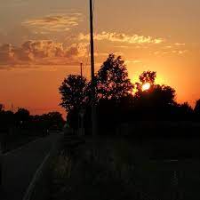 Mi Piace 99 Commenti 3 Roberto Galantini Robby Galla Su Instagram Sunset In Cortile Carpi Modena Amazingplace Emiliaroma Outdoor Celestial Sunset