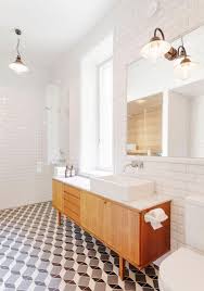 Badmoebel Holz Waschschrank Vintage Fliesen Boden Figur Weiss Retro Badezimmer Innenausstattung Modernes Badezimmerdesign Moderne Badezimmerideen
