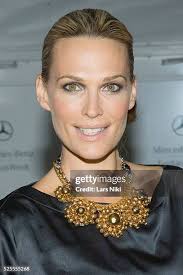 481 Diane Sims Stock Photos, High-Res Pictures, and Images