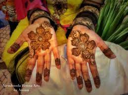 Photos of simple mehndi design on hands and feet use mehndi cone to. Bridal Mehndi Chique The Letter R Is Hidden In The Design Its The First Letter Of The Grooms Name Bridal Mehndi Henna Hand Tattoo Henna Artist