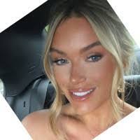 Emma Moffatt's Instagram, Twitter & Facebook