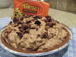 Mar 01, 2017 · in a large mixing bowl, combine peanut butter, cream cheese, powdered sugar, and about half the whipped topping (eyeball it). Reeses Peanut Butter Cup Pie Yum Yum Food Desserts Eat Dessert
