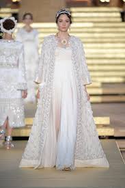 Dolce Gabbana Alta Moda Sartoria Fall Winter 2019 20 Dolce Gabbana Haute Couture Automne Hiver 2019 2020 Defiles Vogue Paris Fashion Haute Couture Gowns Couture Collection