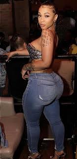 Mercedes Morr Vrouw Rondingen Jeans