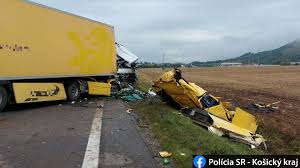 Maybe you would like to learn more about one of these? Celna Zrazka Dvoch Kamionov Si Dnes Rano Vyziadala Ä¾udsky Zivot Doprava Auto Pravda Sk