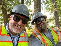 James Bey's Instagram, Twitter & Facebook