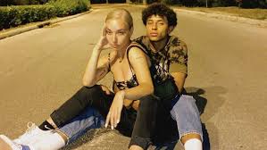 Ανησυχία έχει προκαλέσει η είδηση του τραυματισμού του λεωνίδα καλφαγιάννη με τη μηχανή του και η εσπευσμένη μεταφορά του στο νοσοκομείο κατ. Hraklhs Tsoyzinof Esbhse Apo To Instagram Oles Tis Fwtografies Me Thn Aggelikh Goba Stileto