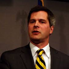 Independence Party aims for middle ground in governor's race