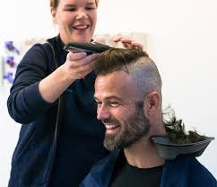 Haartransplantatie bij haarkliniek de kroon. Kalende Arie Boomsma Onderging Haartransplantatie Show Bd Nl