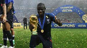 The world cup winning france team enjoying n golo kante chant in the bus. Profitraum Lange Weit Weg Als Chelseas N Golo Kante Noch Buchhalter Werden Wollte Goal Com