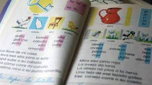 Libro para primer grado de lectura y escritura en pdf. Fotos 6 Libros Con Los Que Salvadorenos Aprendieron A Leer Y Escribir Noticias De El Salvador Elsalvador Com