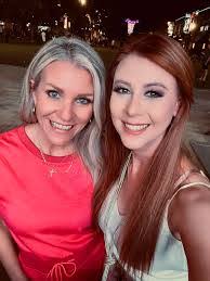 Wendy Lemons's Instagram, Twitter & Facebook