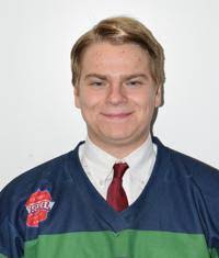 Nick Darrow's Instagram, Twitter & Facebook