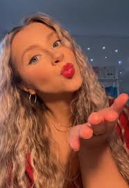 Kelly Ann Nault (@kellyannnault)