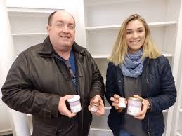 Pamplemousse, caramel, santal, muguet, chèvrefeuille, citronnelle, chocolat et bien d'autres. Les Bougies De Charroux S Installent A Saint Etienne