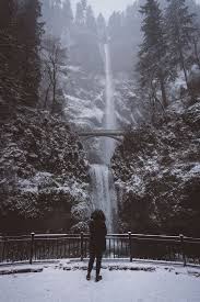 Multnomah falls receives more than two million visitors every year, but there's a heartbreaking multnomah falls is oregon's most iconic natural wonder. Hd Wallpaper Multnomah Falls United States Waterfalls Bridge Oregon Wallpaper Flare