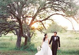 Southern charm, photography, entertaining ideas, beauty, crafts, recipes, notes of kindness & more! An Elegant Texas Wedding With Southern Charm