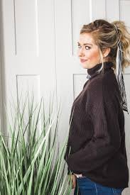 This style is perfect for when you want your hair off your face, but still want to show off your beach waves and add some personality to your outfit — the longer strands of the scarf will flow behind you and give your locks some added. 3 Ways To Tie A Silk Scarf In Your Hair Adrianna Bohrer